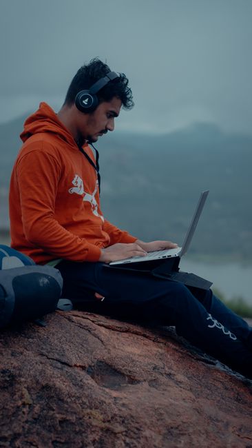 Как выбрать фриланс-платформу: сравнение XDBay и других бирж для заказчиков и специалистов