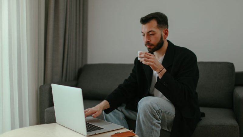 Как найти первых клиентов и масштабировать заказы на фрилансе: стратегии и инструменты
