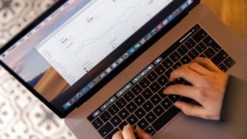 Как искать вакансии для редакторов в интернете и зарабатывать на удалённой работе над текстами