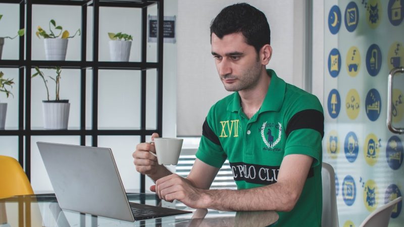 Как заработать на удалённой работе: выбор платформы, создание профиля и избегание ошибок