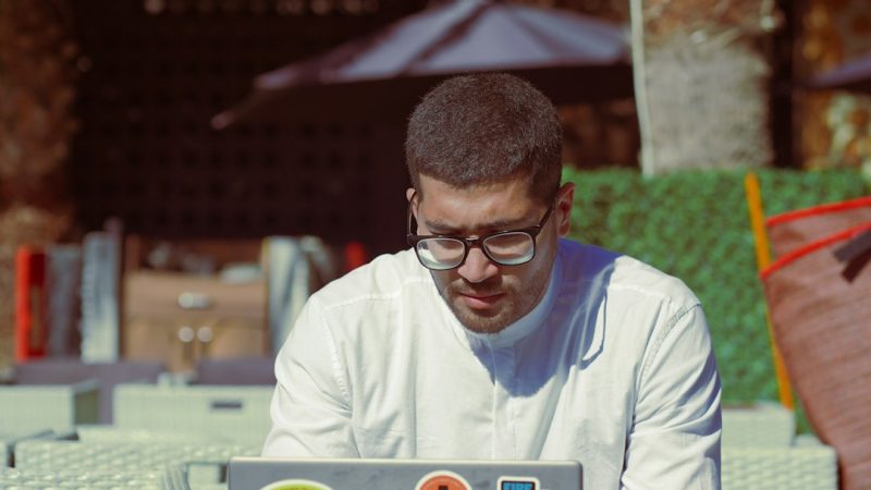 Как выбрать надёжные биржи услуг для безопасного фриланса: обзор XDBay и ключевых аспектов