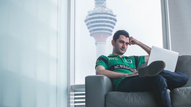 Почему стоит работать с фрилансерами-дизайнерами и как выбрать подходящего специалиста для вашего проекта
