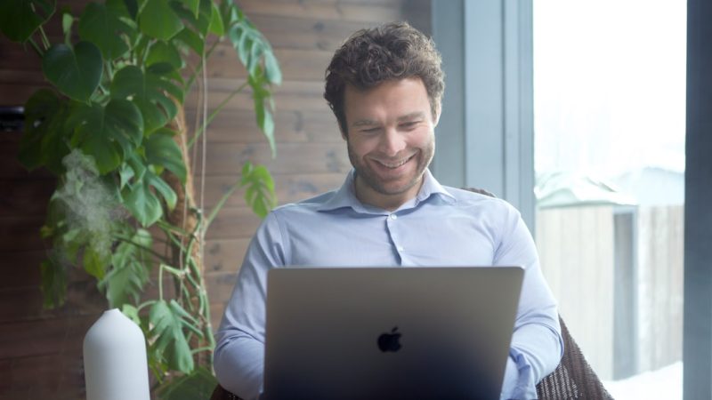 Как выбрать надежную фриланс-биржу и успешно работать на удаленке