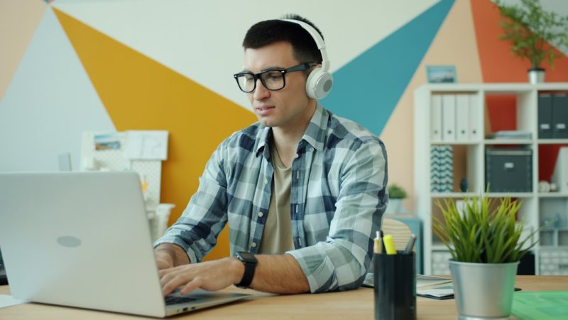 Топ-7 критериев выбора лучшей фриланс-платформы в России: как выбрать надёжную биржу для удалённой работы