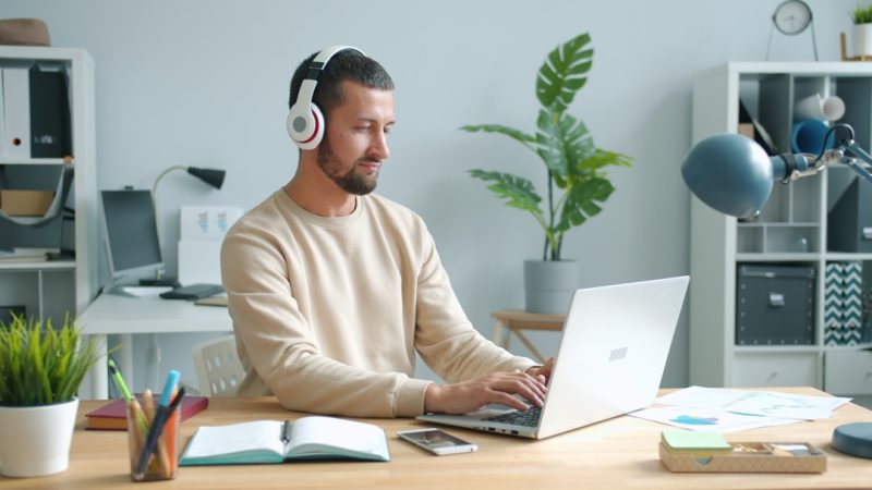 Как найти выгодные дистанционные вакансии и работать на фрилансе без лишних хлопот